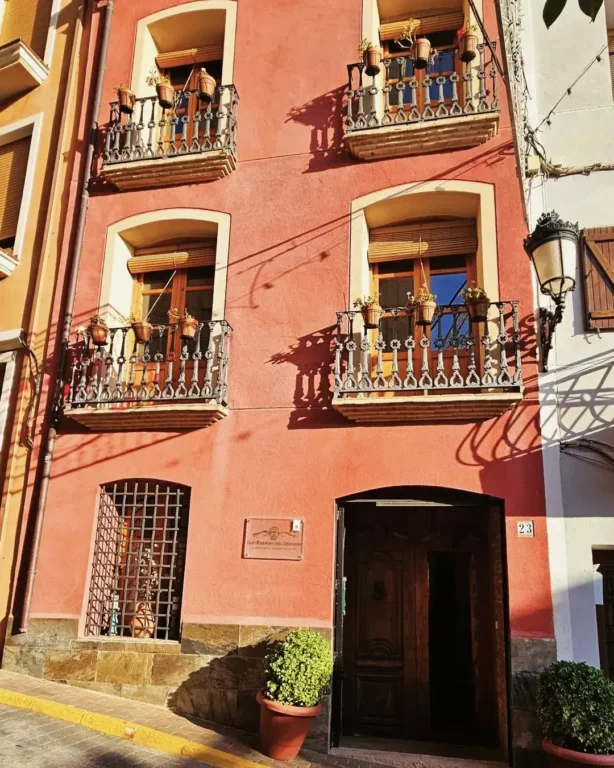Las Puertas Del Indiano, Relleu.
