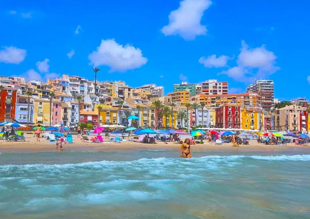 Playa Centro in summer, Villajoyosa.